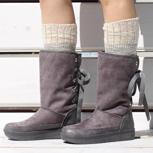 Shoes - 5⭐️GREY BACK LACE UP FUR LINING BOOTS- Shoe
